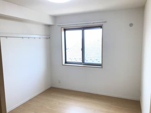 スクーデリアWESTの寝室