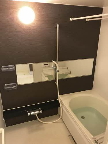 スクーデリアWESTの浴室