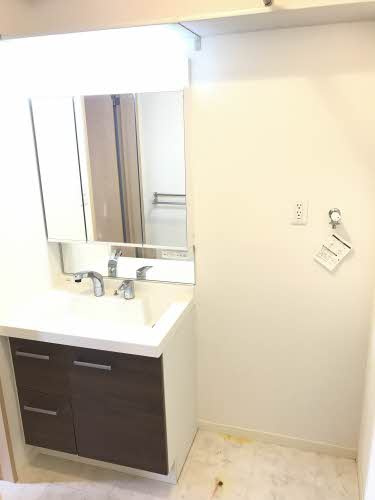 スクーデリアWESTの洗面所