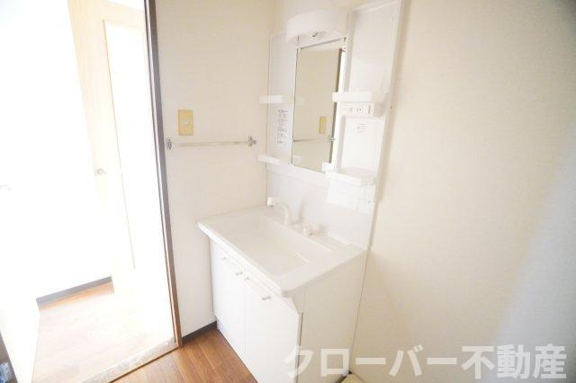 ロイヤルハイツコニーズⅠの洗面所