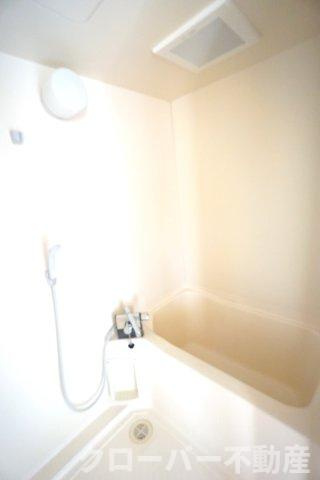 ロイヤルハイツコニーズⅠの浴室