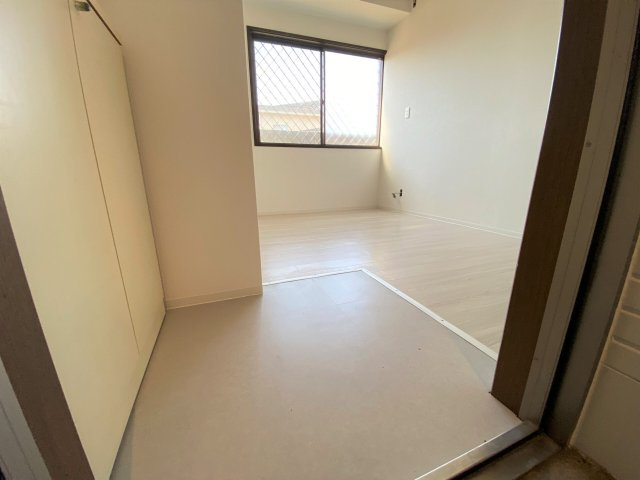 プレゼンス浜の宮の玄関