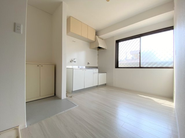 プレゼンス浜の宮の居間・リビング