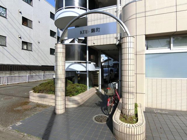 【エントランス】