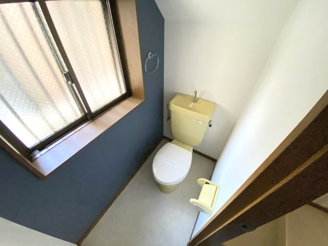 窓付き光が差すトイレ★