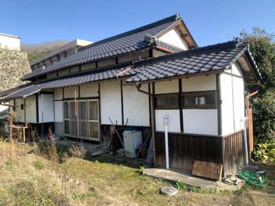 【外観】 | ★高梁市内山下★古民家風平屋★悠々自適な新生活を★ | 人気の古民家。広い土地で悠々自適な新生活を。