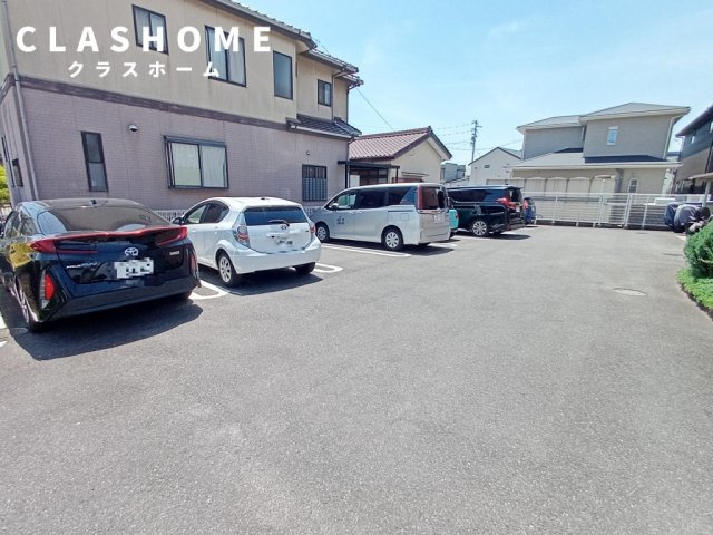 サニーヒル天王の駐車場