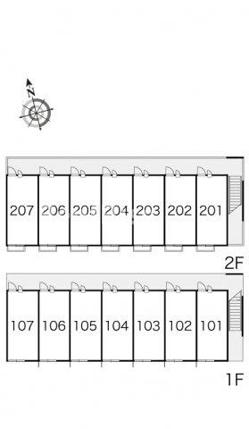 レオパレスヒルスヴィレッジのエントランス