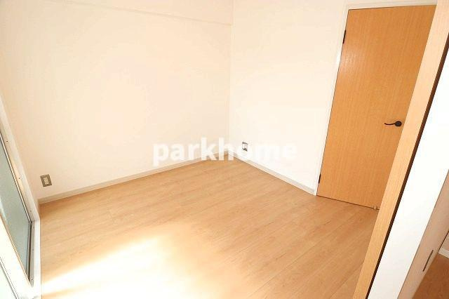 ヴィラ五番街の洋室|広々とした洋室です