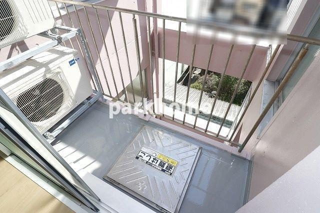 ヴィラ五番街のバルコニー|お洗濯にも便利なバルコニー付き