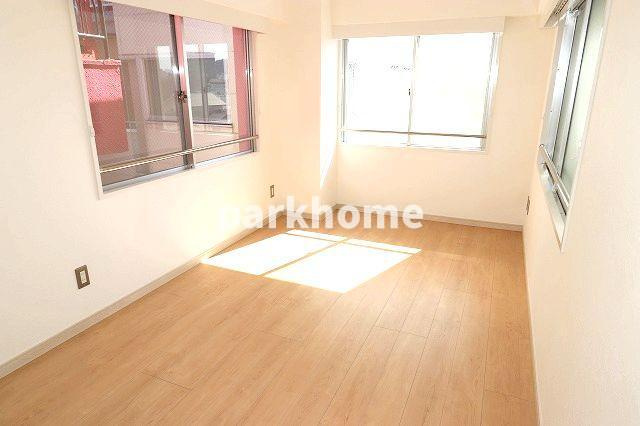 ヴィラ五番街の居間・リビング|おしゃれな居間です