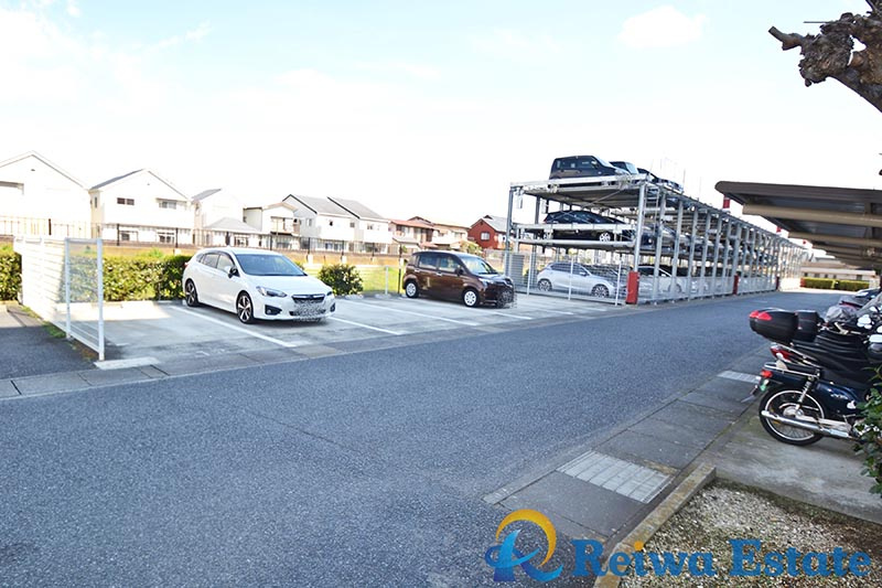 ダイアパレス茅ヶ崎南湖の駐車場