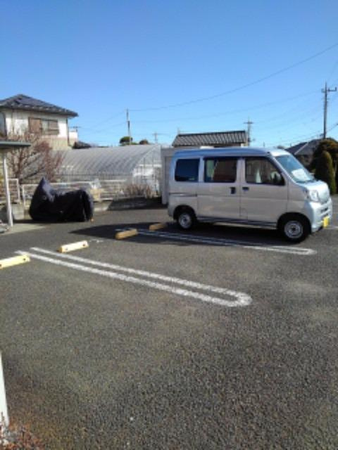 シャンエッジの駐車場