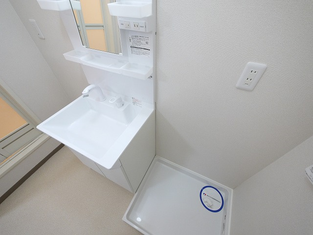 サンハイム　Ａ・Ｂ・Ｃの洗面所|ゆったりとスペースのある洗面所