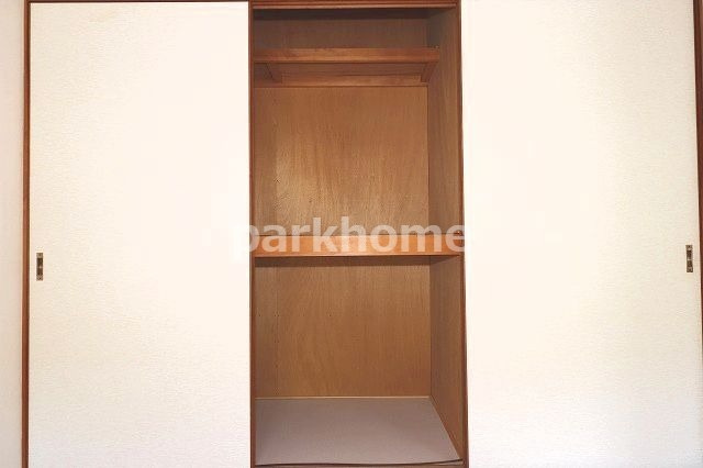 第13つくもコーポの収納|収納があります
※間取り反転の場合あり、内装が若干異なる場合がございます
