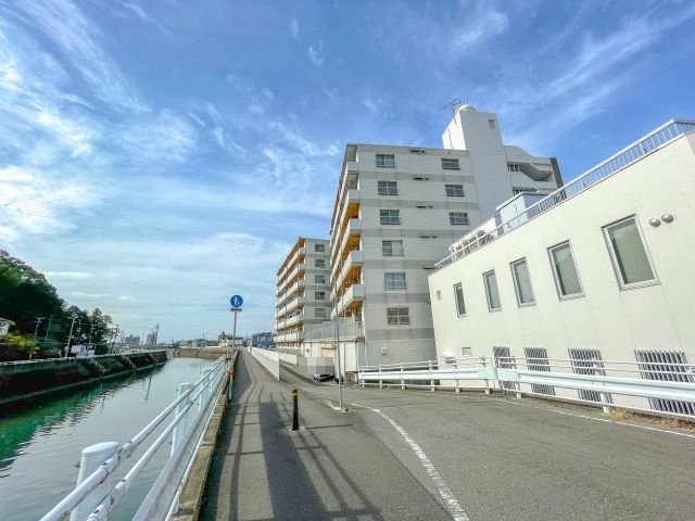 第13つくもコーポの外観|落ち着いた雰囲気の外観です