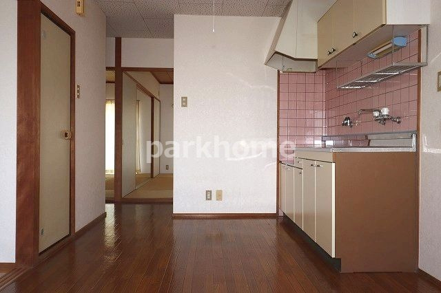 第13つくもコーポの内装|物件の内装です
※間取り反転の場合あり、内装が若干異なる場合がございます