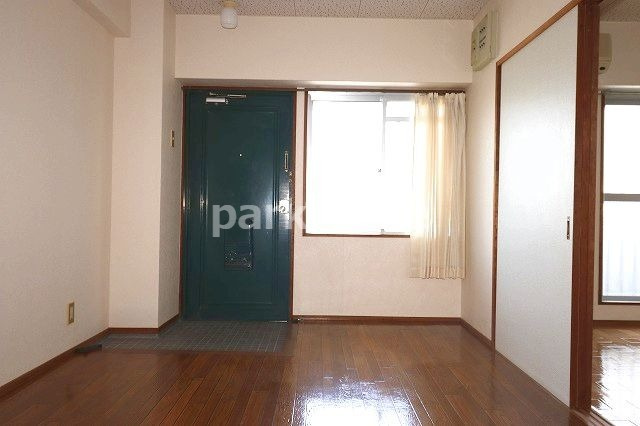 第13つくもコーポの居間・リビング|使いやすいリビングです
※間取り反転の場合あり、内装が若干異なる場合がございます