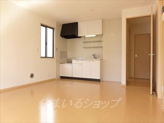 広島市安佐北区落合２丁目のアパートの居間・リビング