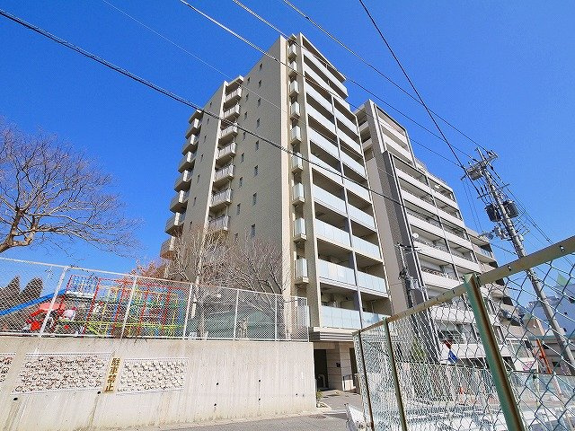 ジ・アーバネックス生駒の外観|生駒駅前の高層分譲賃貸マンションです