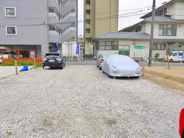 アイリス西大寺南モータープールの外観