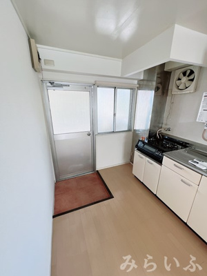 【玄関】 | ワキタビル