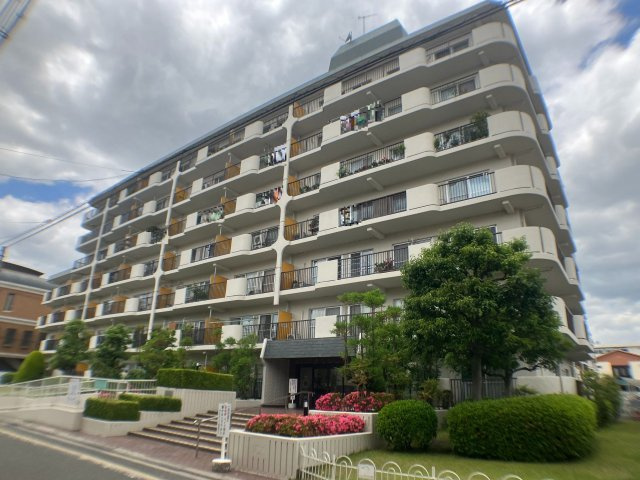 ＪＲ円町駅まで徒歩７分＆３沿線利用可能◇南向き◇３ＬＤＫ◇西ノ京スカイハイツＢ棟の外観|外観
