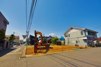 【前面道路含む現地写真】
