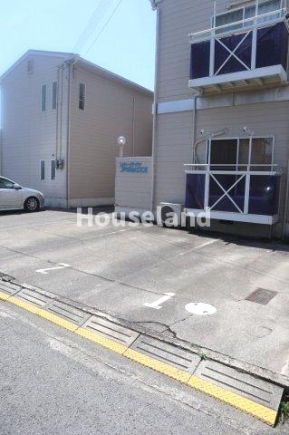 リバーサイドアネックスの駐車場