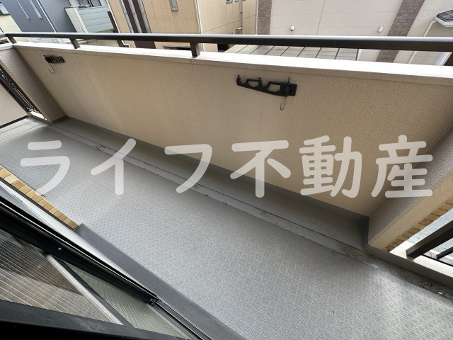 オリエントマンションのバルコニー|お洗濯にも便利なバルコニー付き
