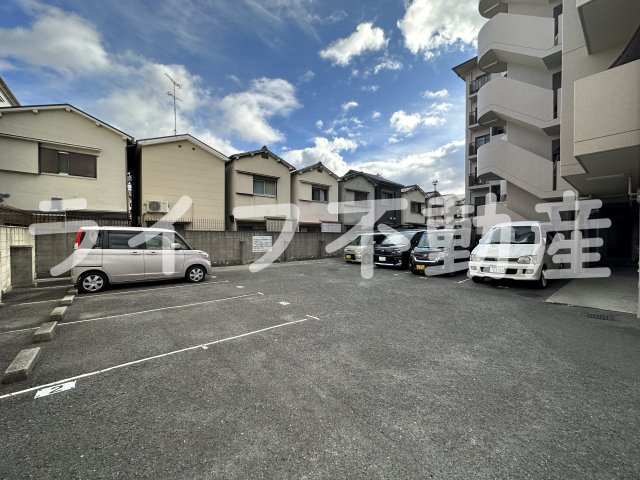 オリエントマンションの駐車場|駐車場完備です