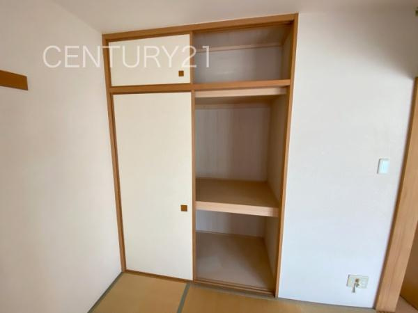 フォルテコート伊勢崎の収納|和室の収納は布団も収納し易い仕切り棚付きです。