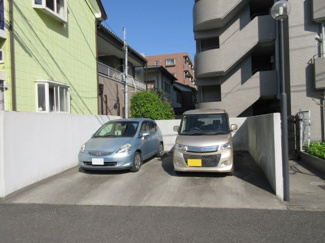 【駐車場】