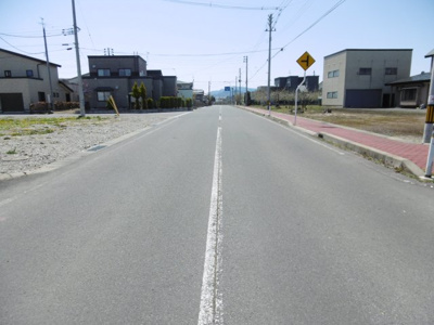 【前面道路含む現地写真】 | 平川市猿賀南野土地A