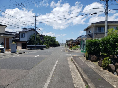 【前面道路含む現地写真】 | 鳥取市国府町新町１丁目中古戸建て