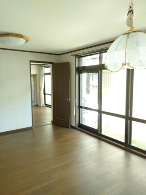 【居間・リビング】 | 鳥取市国府町新町１丁目中古戸建て