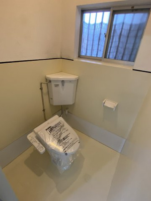 【トイレ】 | 南塚口町倉庫・事務所 | 温水洗浄便座（新品）