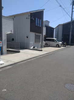 【前面道路含む現地写真】