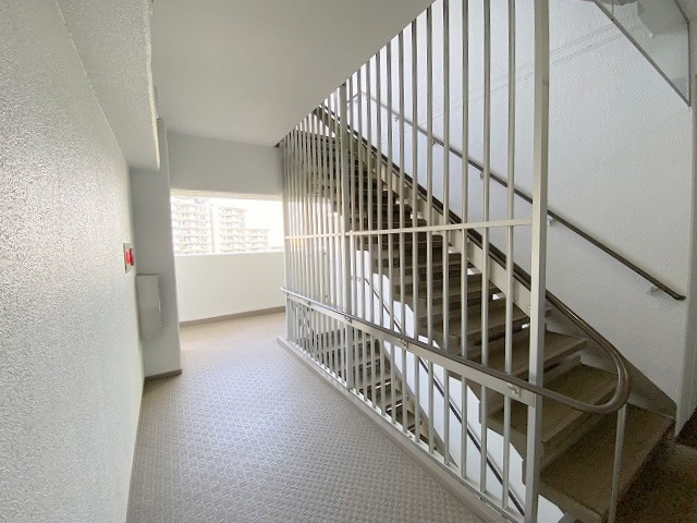 パークフィールドみさと　3街区2号館のその他共用部分|階段