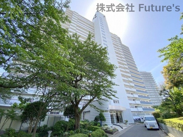 パークフィールドみさと　3街区2号館の外観|22階建て建物外観・周辺に商業施設多数あります