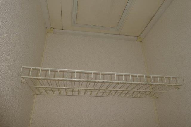 ＬＭメゾンＢのトイレ|トイレ棚