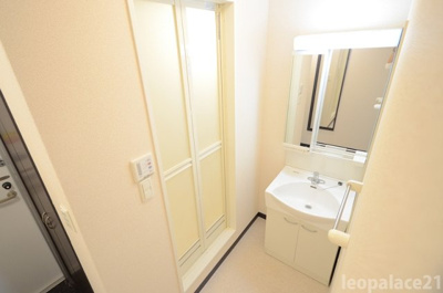 【洗面所】 | レオネクストコートグレイスⅢ | 設備・仕様は号室により異なる為、現況を優先致します。