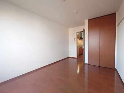 リバーバードの洋室