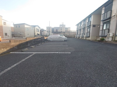 リバーバードの駐車場