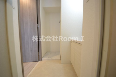 【洗面所】 | S-RESIDENCE堺筋本町Deux | スペースが確保できる洗面所です