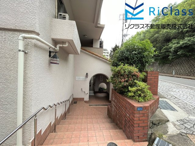 北野ダイヤハイツのエントランス|毎日通るエントランスはこのようになっています