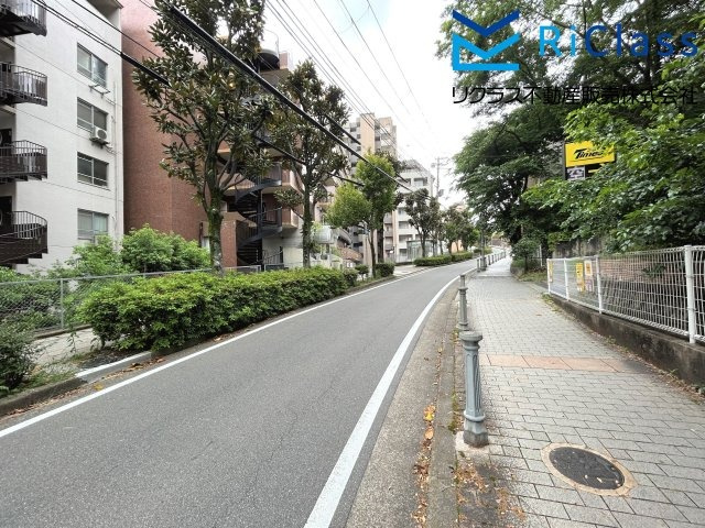 北野ダイヤハイツの周辺|マンション前の道路