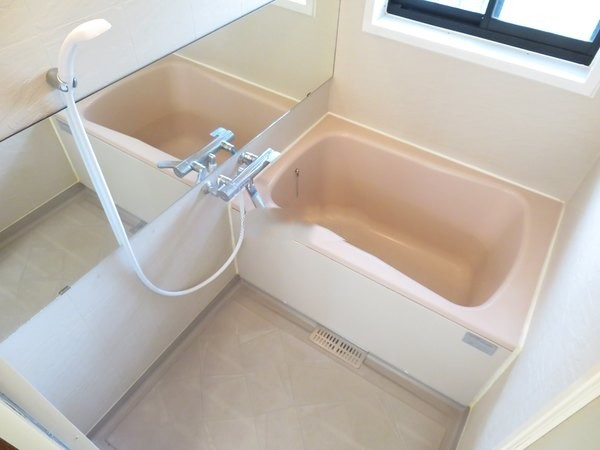 ハイツ雅【キャッシュバック対象物件】の浴室|きれいなお風呂です