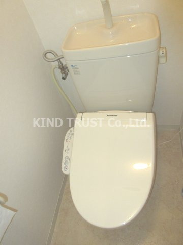 フローラルステージ同心町のトイレ|落ち着いた色調のトイレです