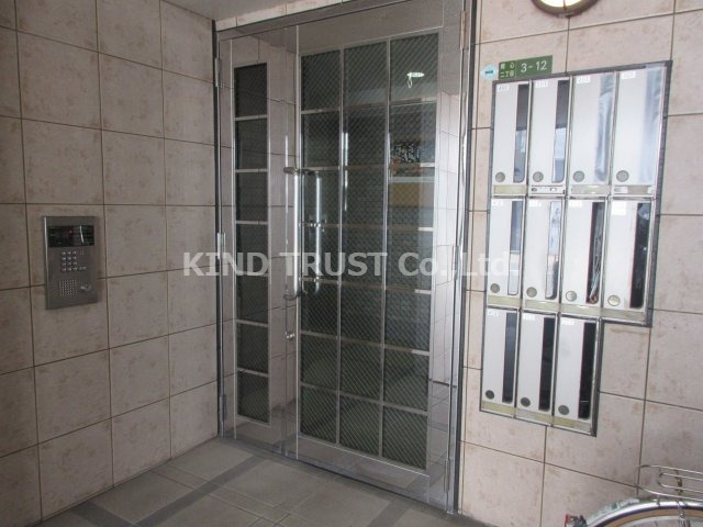 フローラルステージ同心町のエントランス|清潔なエントランスです